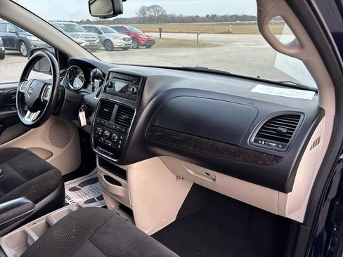 Used 2016 Dodge Grand Caravan SE w/ Quick Order Package 29E SE image 25