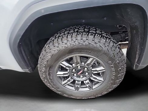 Used 2024 GMC Sierra 1500 AT4X AWD/4WD image 12