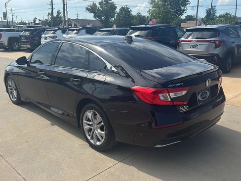 Used 2018 Honda Accord LX image 4