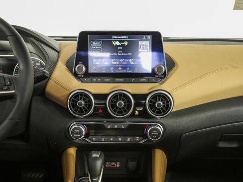 Used 2025 Nissan Sentra SV w/ SV Premium Package image 15