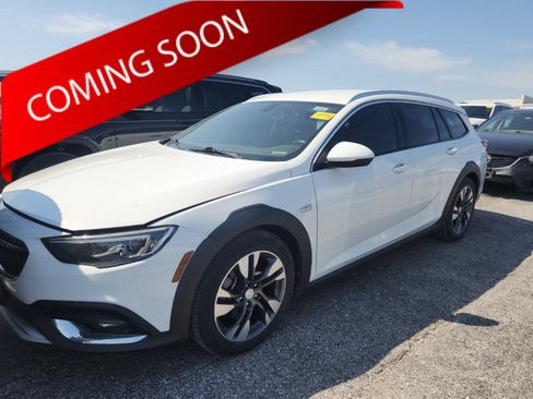 Used 2018 Buick Regal Preferred w/ Sights and Sounds Package AWD/4WD image 1