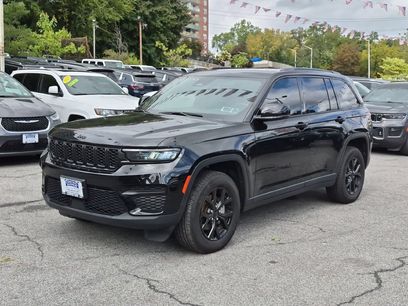 Used 2025 Jeep Grand Cherokee Altitude