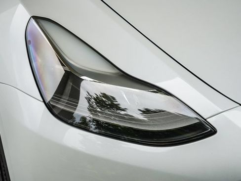 Used 2023 Tesla Model Y Long Range AWD/4WD image 8