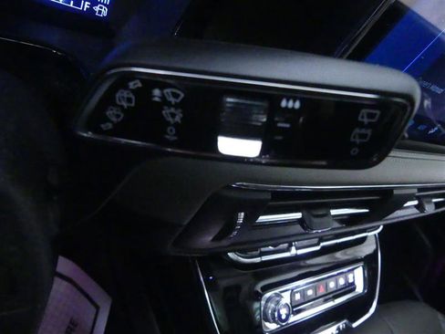Used 2023 Lincoln Corsair Grand Touring w/ Equipment Group 301A AWD/4WD image 23