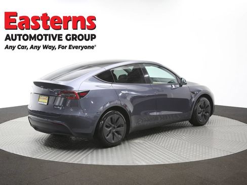 Used 2022 Tesla Model Y Long Range AWD/4WD image 36