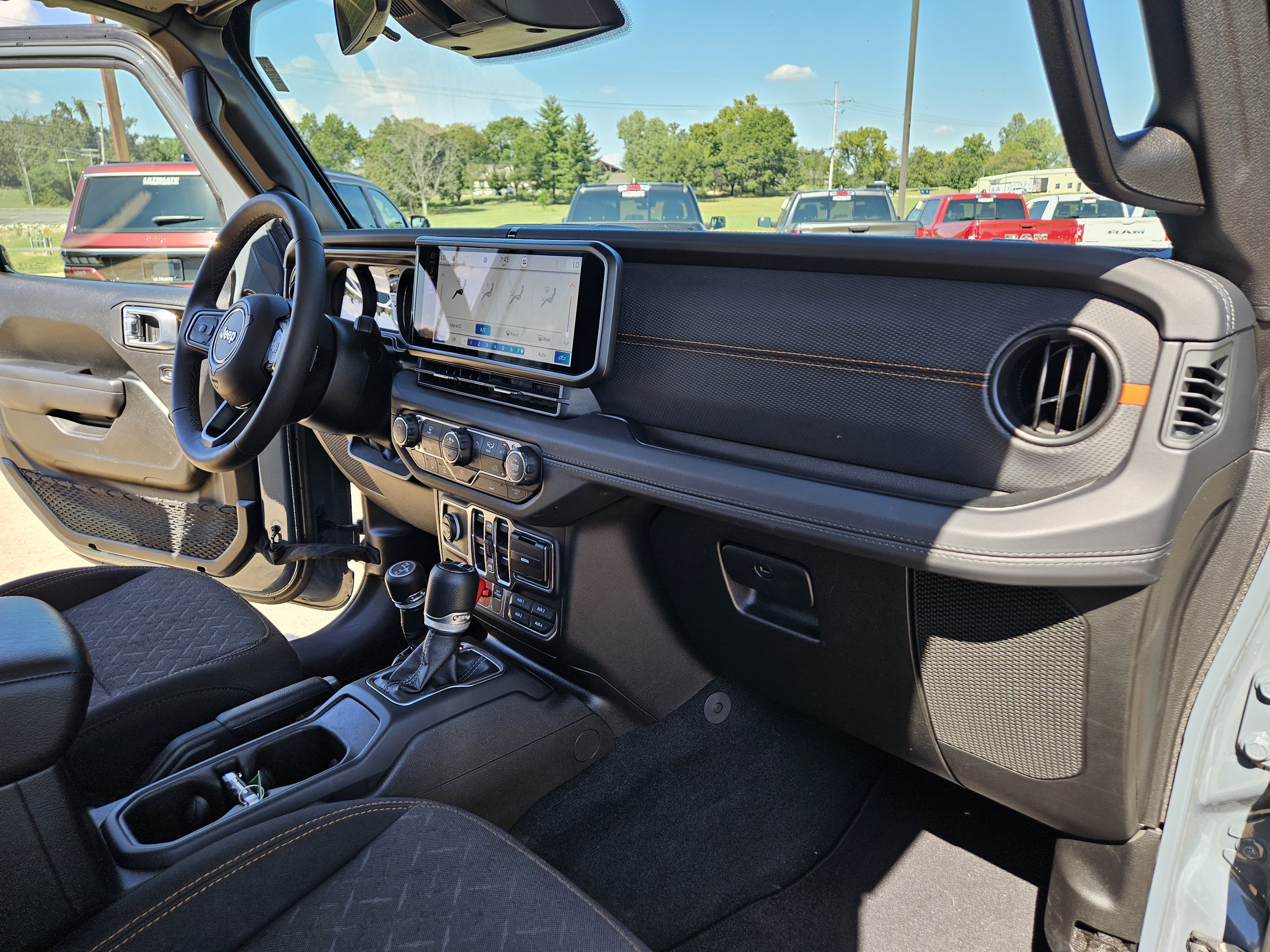 Used 2026 Jeep Gladiator Mojave AWD/4WD image 17