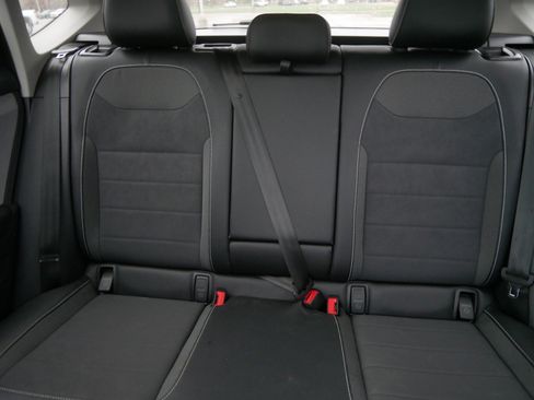 Used 2023 Volkswagen Taos SE w/ Panoramic Sunroof Package AWD/4WD image 13