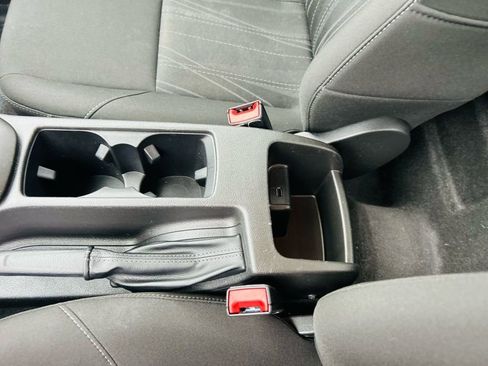 Used 2018 Ford Focus S image 32