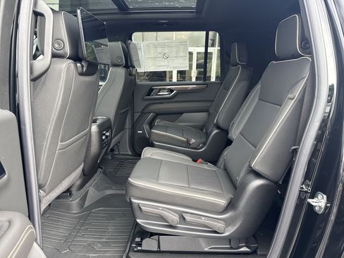 New 2026 GMC Yukon XL Elevation w/ Elevation Premium Package AWD/4WD image 18
