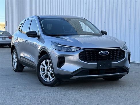 Used 2023 Ford Escape Active image 2