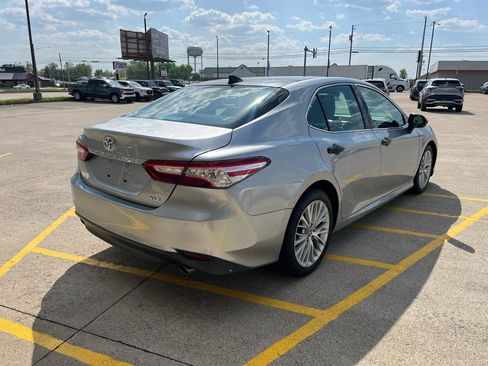Used 2019 Toyota Camry XLE w/ Driver Assist Package FWD image 6