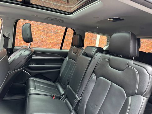 Used 2022 Jeep Grand Cherokee L Limited AWD/4WD image 26