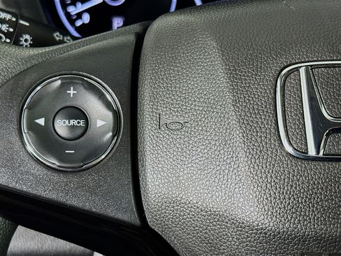 Used 2022 Honda HR-V LX image 13