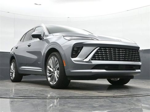 Used 2024 Buick Envision Avenir image 10