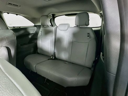 Used 2026 Toyota Sienna XLE AWD/4WD image 27