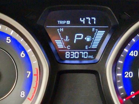 Used 2015 Hyundai Elantra SE w/ Option Group 02 FWD image 14