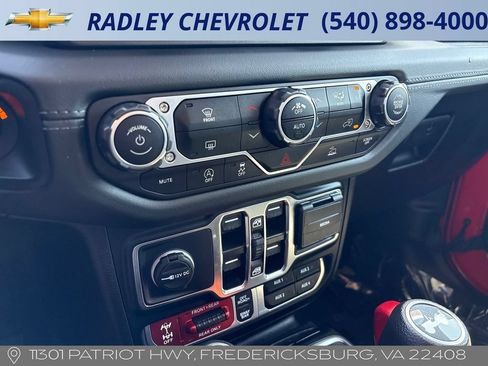 Used 2024 Jeep Wrangler Unlimited Rubicon AWD/4WD image 10