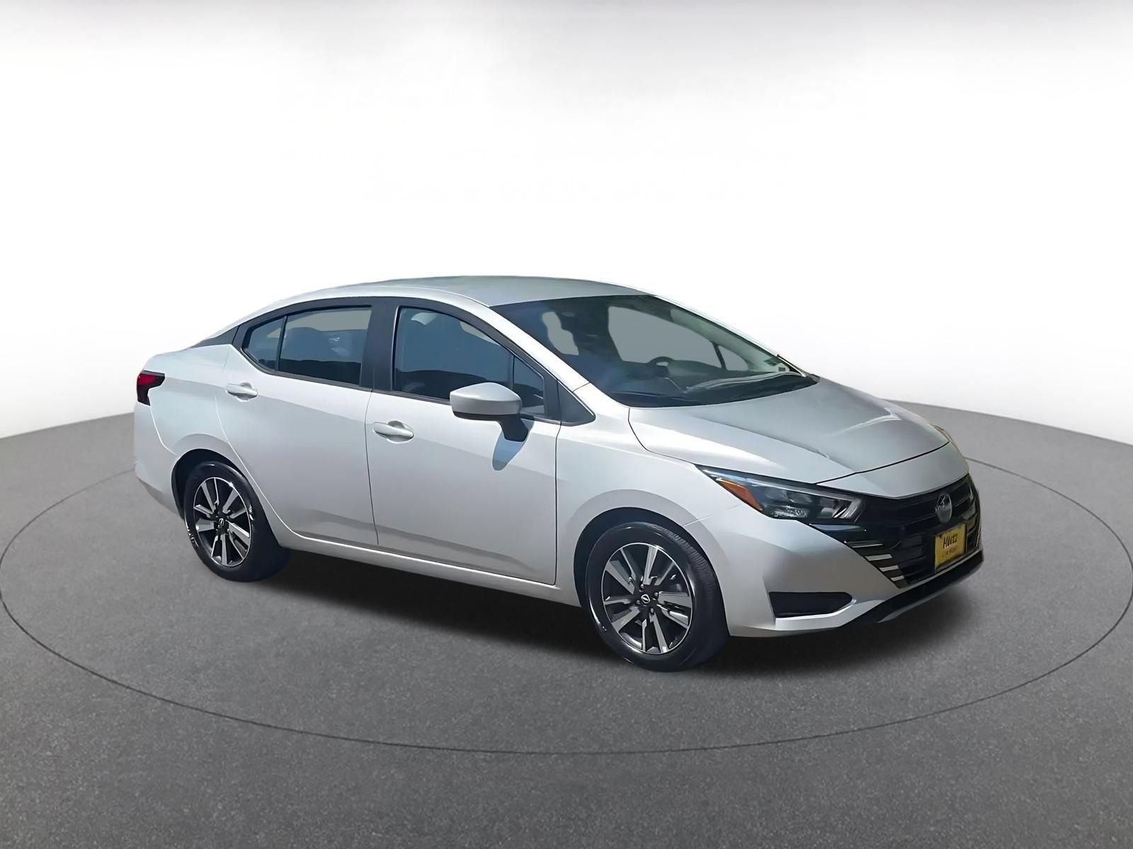 Used 2025 Nissan Versa SV FWD image 2
