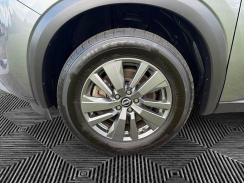 Used 2025 Nissan Pathfinder SV AWD/4WD image 17