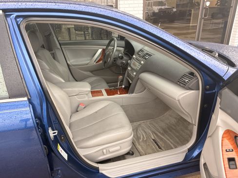 Used 2009 Toyota Camry XLE image 7