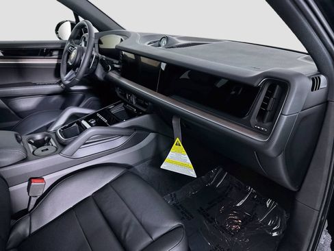 New 2026 Porsche Cayenne S AWD/4WD image 31