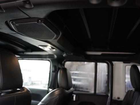 Used 2022 Jeep Wrangler Unlimited Sahara w/ Cold Weather Group image 21