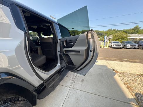 Used 2025 GMC Hummer EV 2X AWD/4WD image 55