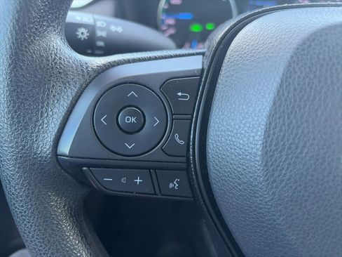 Used 2021 Toyota RAV4 LE image 17