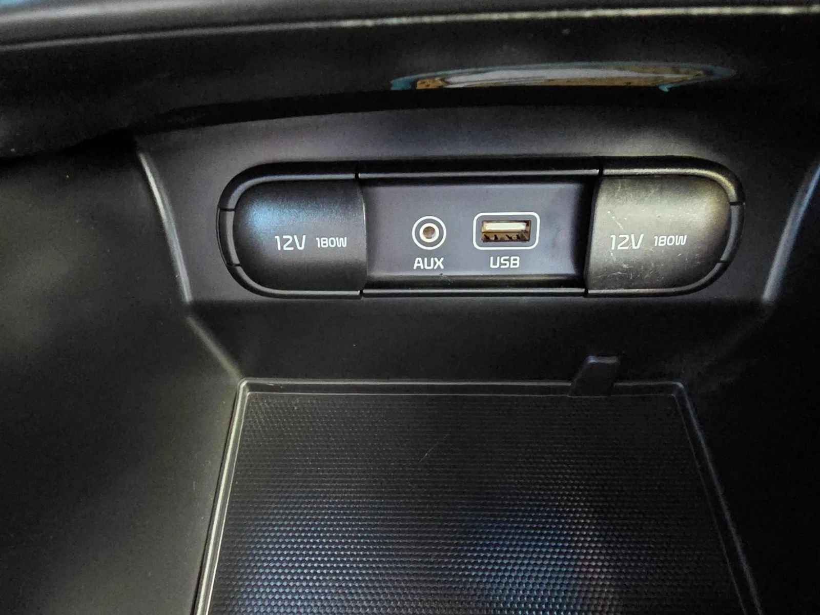 Used 2018 Kia Sorento FWD image 16