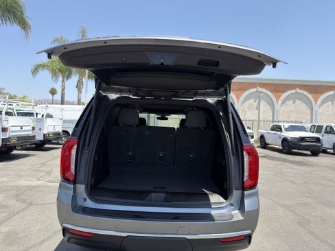 Used 2022 GMC Yukon SLT w/ SLT Premium Package AWD/4WD image 15
