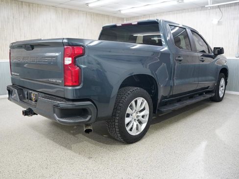 Used 2020 Chevrolet Silverado 1500 Custom w/ Custom Value Package image 10
