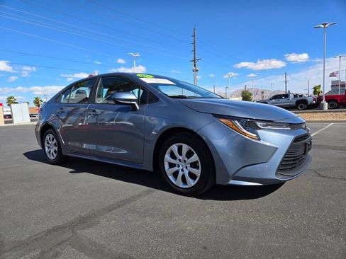 Certified 2025 Toyota Corolla LE image 2