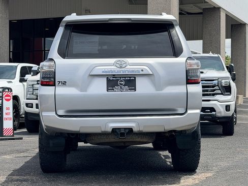 Used 2018 Toyota 4Runner SR5 Premium AWD/4WD image 38