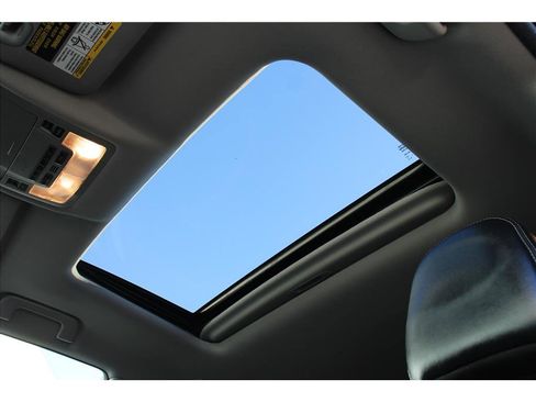 Used 2017 Toyota Highlander SE image 33