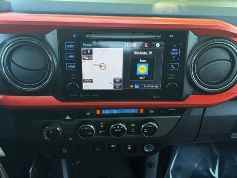 Used 2017 Toyota Tacoma TRD Sport w/ Premium & Technology Package AWD/4WD image 21
