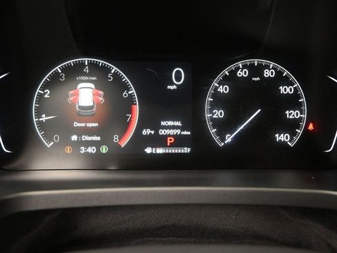 Used 2025 Honda Pilot Touring image 29