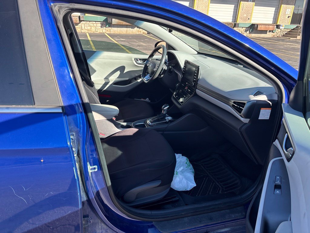 Used 2020 Hyundai Ioniq SEL FWD image 17