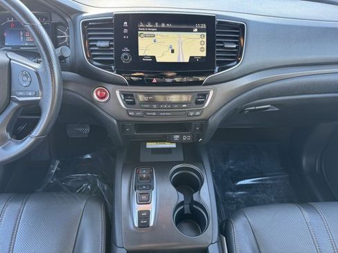 Used 2022 Honda Passport TrailSport image 2