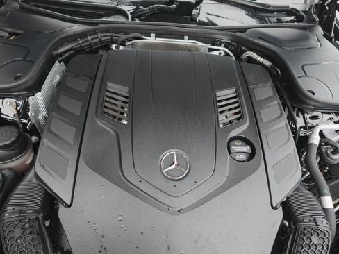 Used 2019 Mercedes-Benz S 560 4MATIC Sedan w/ Premium Package image 17