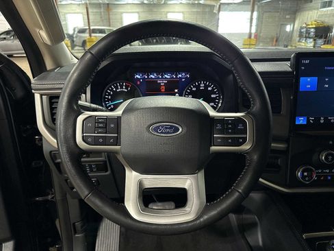 Used 2024 Ford Expedition XLT image 19