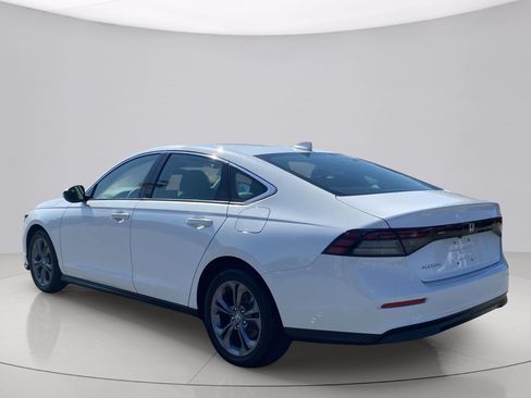 Used 2024 Honda Accord EX image 4