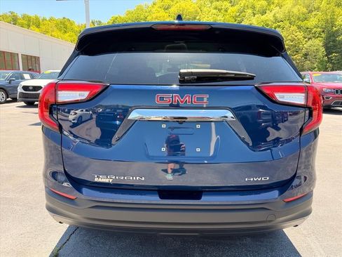Used 2022 GMC Terrain SLE AWD/4WD image 6