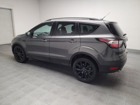 Used 2018 Ford Escape SE w/ SE Sport Appearance Package FWD image 3