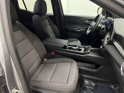 Used 2026 Chevrolet Equinox LT FWD image 36