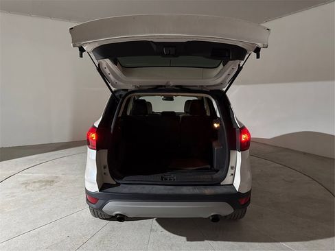 Used 2019 Ford Escape SE image 13