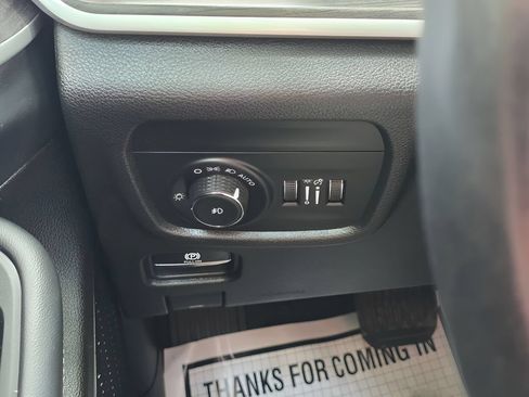 Used 2022 Jeep Grand Cherokee Limited AWD/4WD image 23