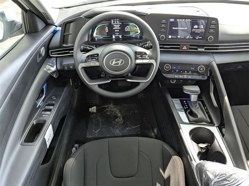 New 2025 Hyundai Elantra Blue image 15