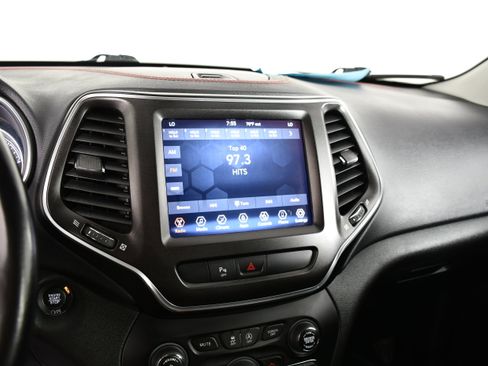 Used 2020 Jeep Cherokee Trailhawk w/ Cold Weather Group AWD/4WD image 26