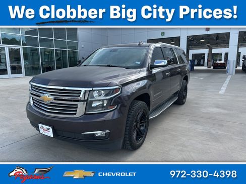 Used 2015 Chevrolet Suburban LTZ image 1