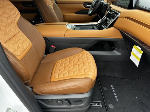 New 2026 Nissan Armada Platinum Reserve image 13